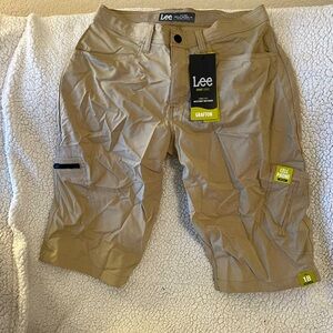 Lee Boy’s Khaki Cargo Shorts Size 18 Adjustable Waist and New with Tags